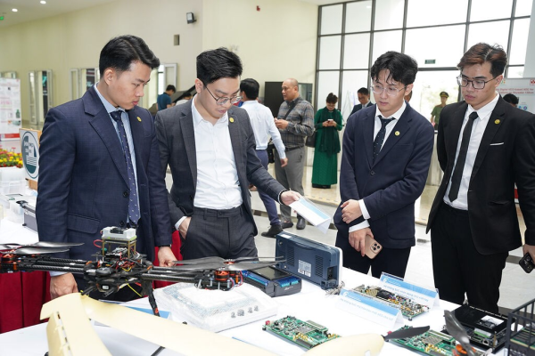 Tham vọng bán dẫn Việt Nam Việt Nam bản lề nhiều hơn mức lương