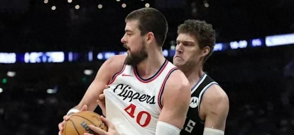 Chủ tịch Clippers: Collins v