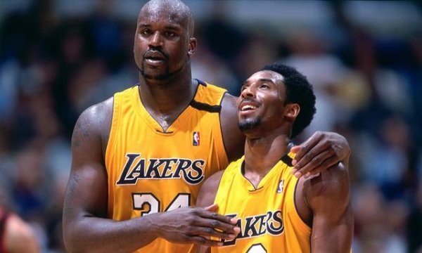 Kobe đã giành được 5 hợp đồn